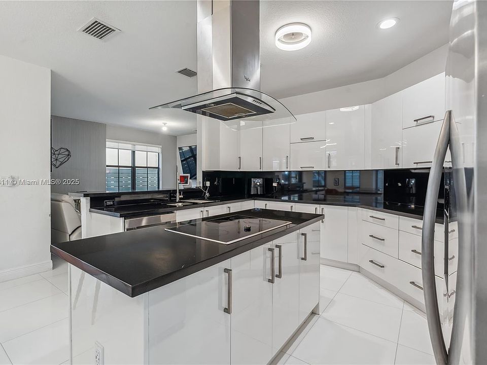9839 NW 8th Ter, Miami, FL 33172 | Zillow