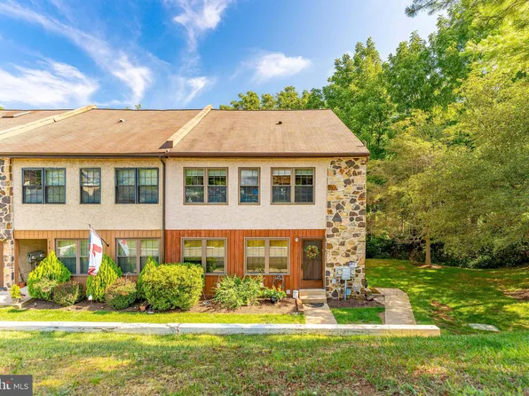 235 Smallwood Ct, West Chester, PA 19380