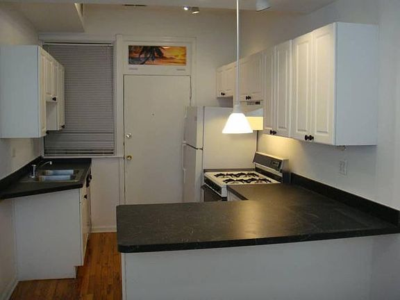 ISLAND KITCHEN
