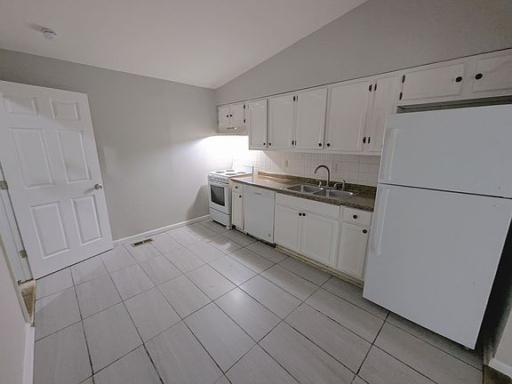 4th image of 1138 Lakeview Ave
