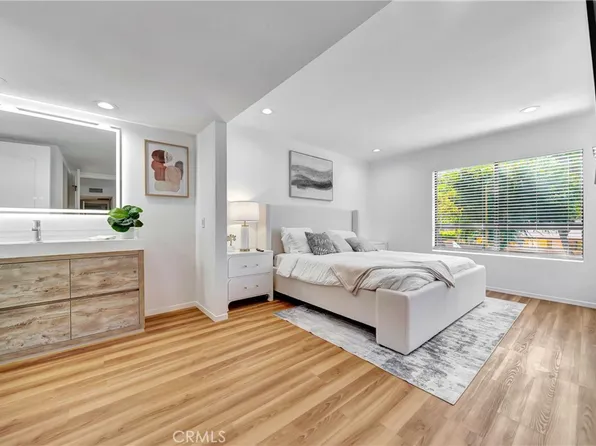 22100 Burbank Blvd Unit 230C, Woodland Hills, CA 91367