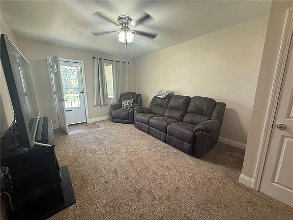 4th image of 1005 W 3rd St