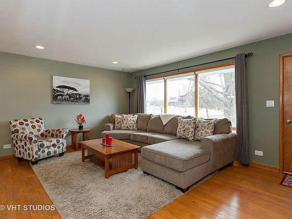 2nd image of 24888 W Lakeview Dr