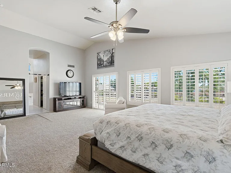 2575 E Drake St — Photo 24