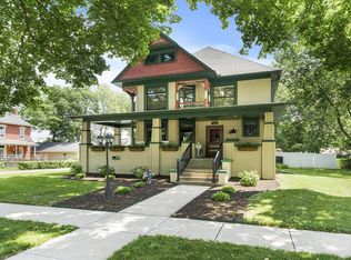 305 S 3rd St, Oregon, IL 61061