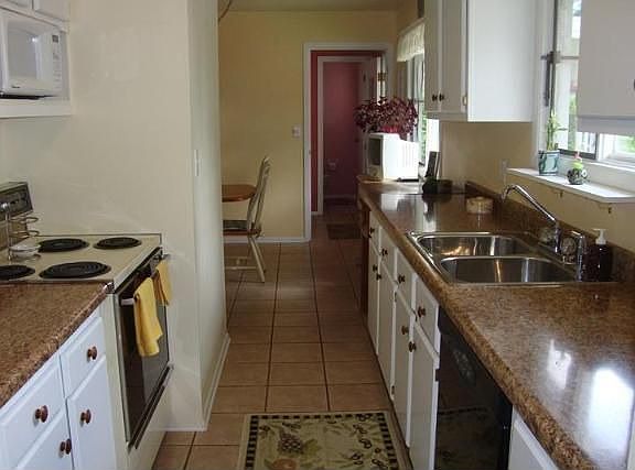 2nd image of 221 Shelly Dr