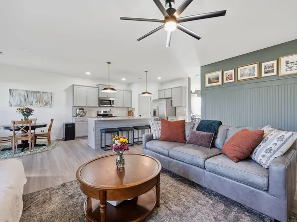 1521 Hayfield Flt, Lexington, KY 40509