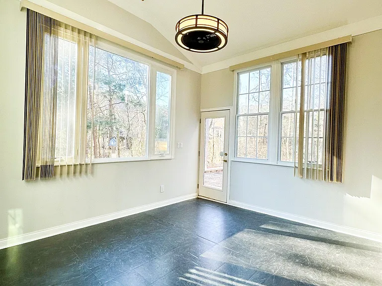 154 Garland Rose Ln — Photo 13