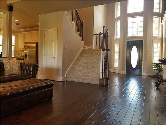 3rd image of 2621 Geiberger Dr