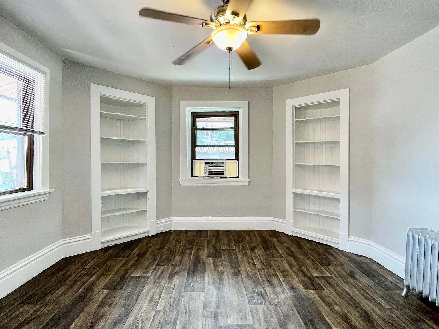 2105 Murray Ave — Photo 2