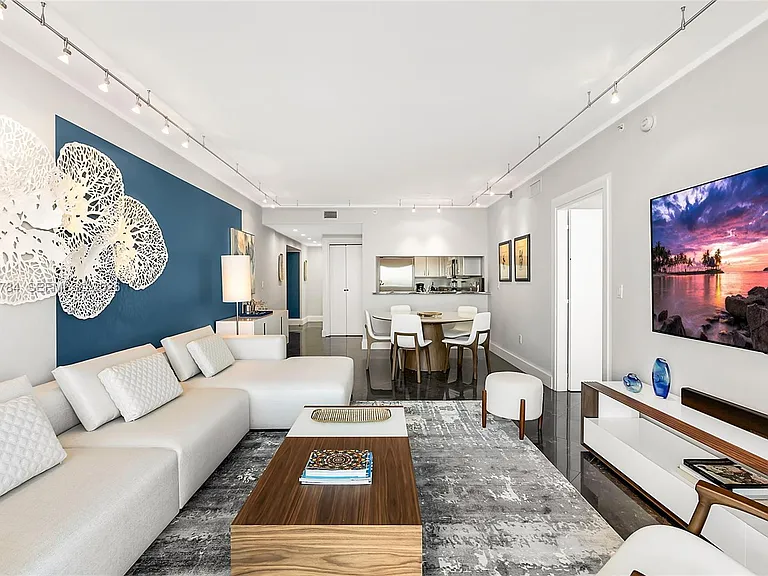 540 West Ave #2311 — Photo 3