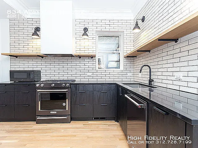3 bed, 1400 sqft, $4,250 — Photo 2