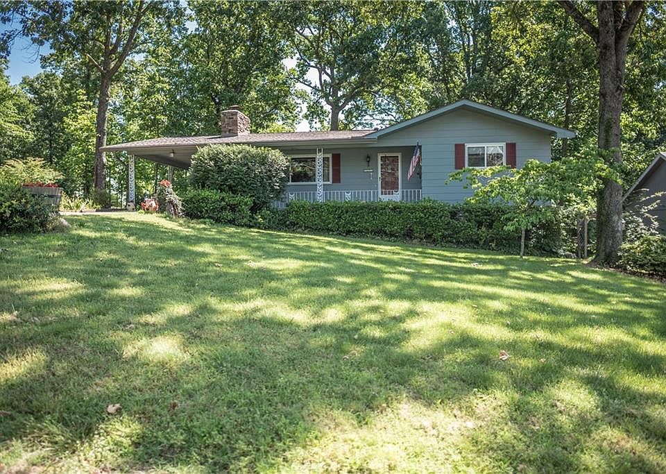 1st image of 17 Chapel Ln