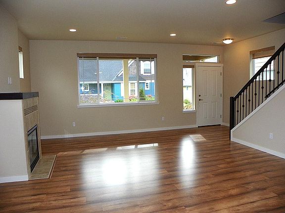 4th image of 11469 Hudson Ln