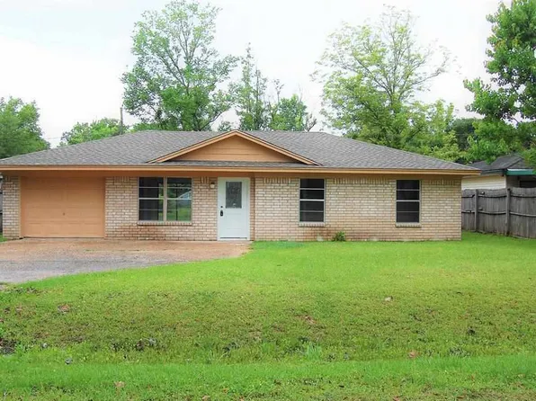 865 N 2nd St, Silsbee, TX 77656