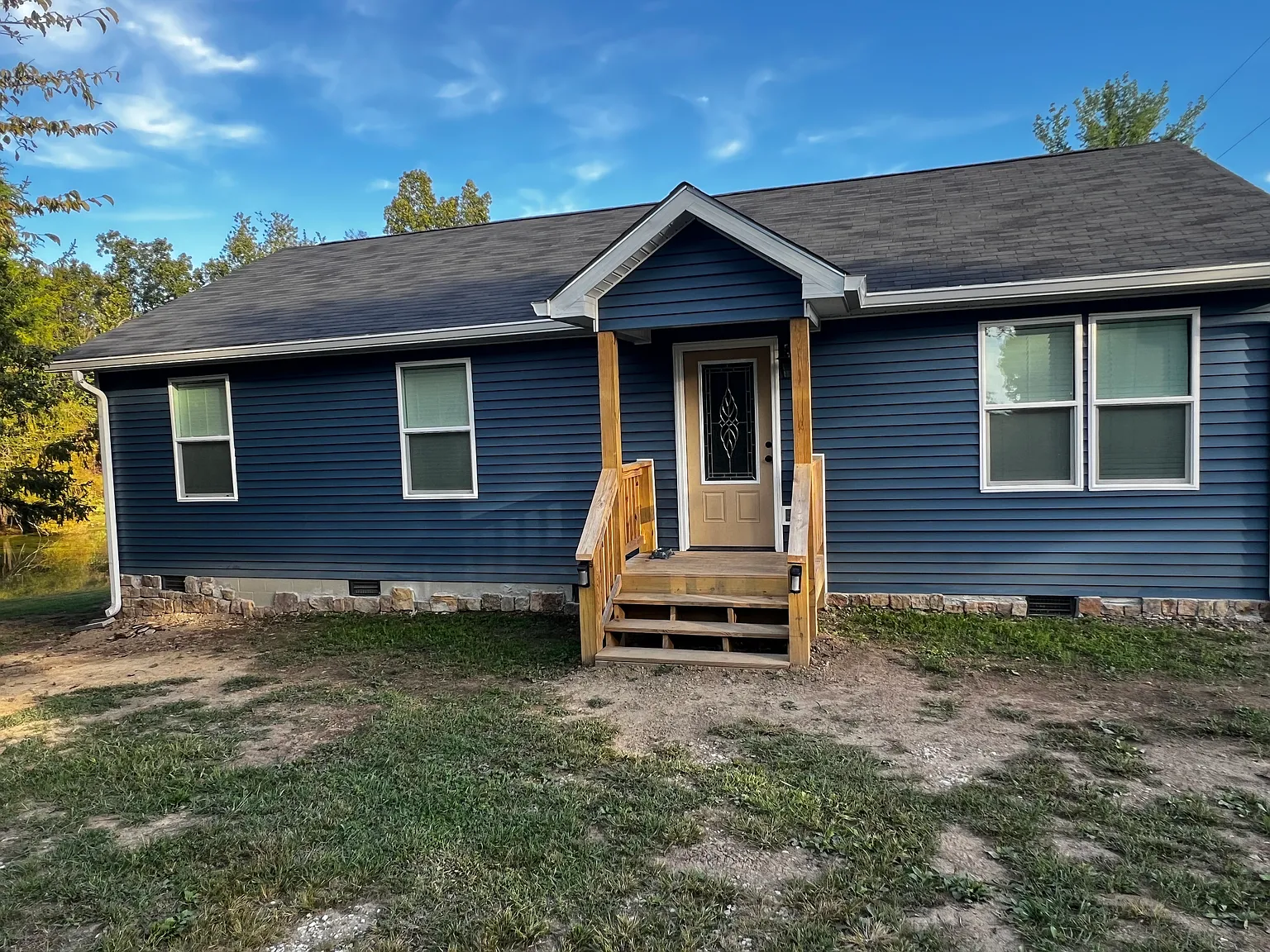 3 bed, 1315 sqft, $1,900 — Photo 1