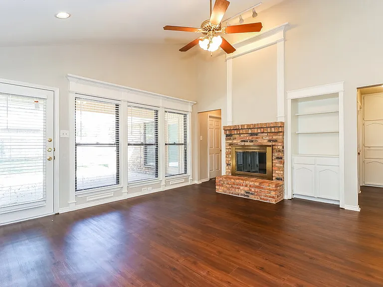 3816 Ashley Ln — Photo 5