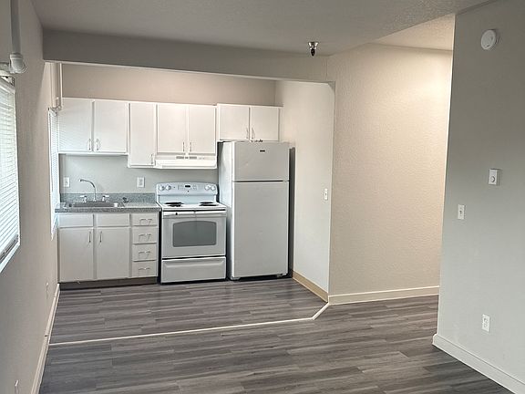 3rd image of 611 Capitol Way S APT 406