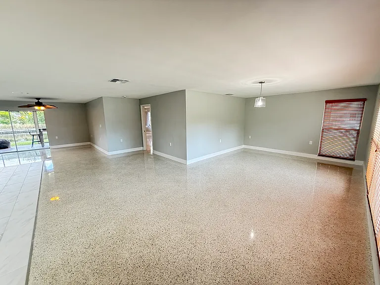 1634 Sheffield Dr — Photo 10