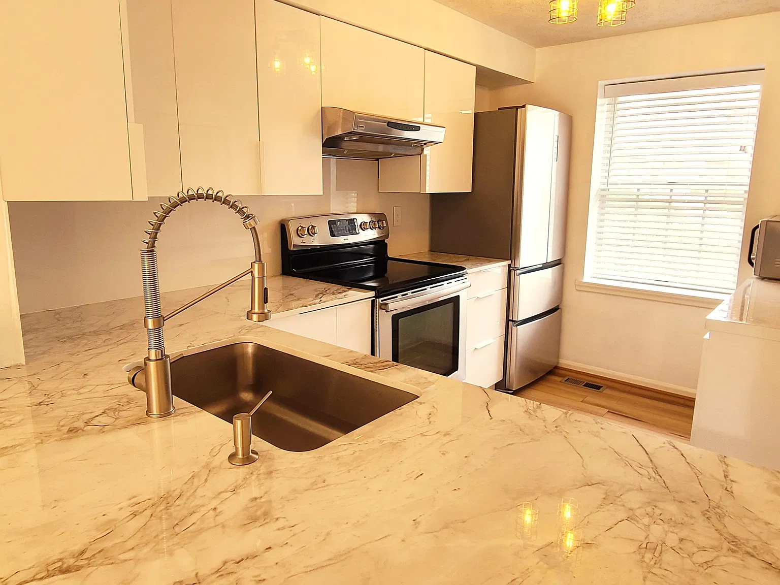 2 bed, 1380 sqft, $2,800 — Photo 3