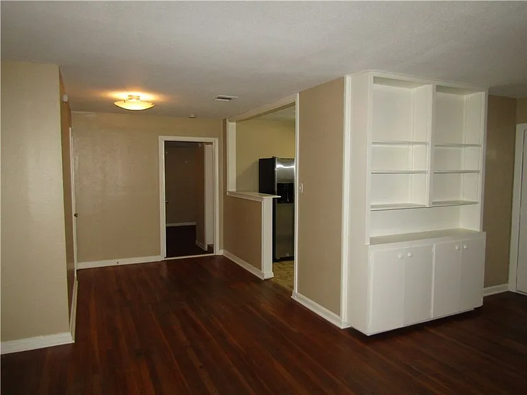 3715 Hollywood Ave — Photo 5