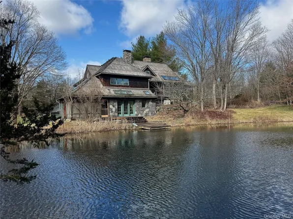 22 Knight Rd, Clinton Corners, NY 12514