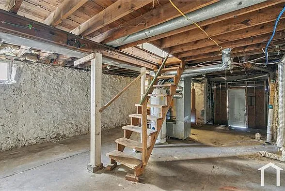 5713 Brooklyn Ave — Photo 9