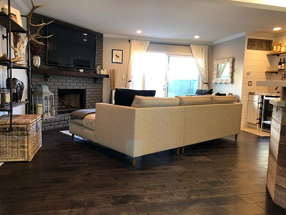 Living Room (main floor)