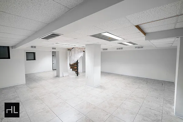 Rented by Highline Residential | media 44