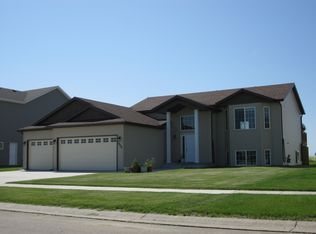 1629 43rd Ave S, Moorhead, MN 56560