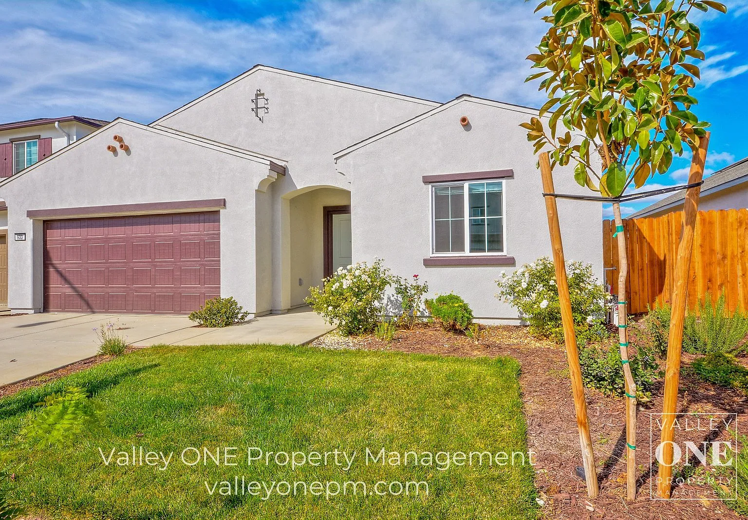 4 bed, 2.0 bath, 1912 sqft, $2,575 — Photo 2