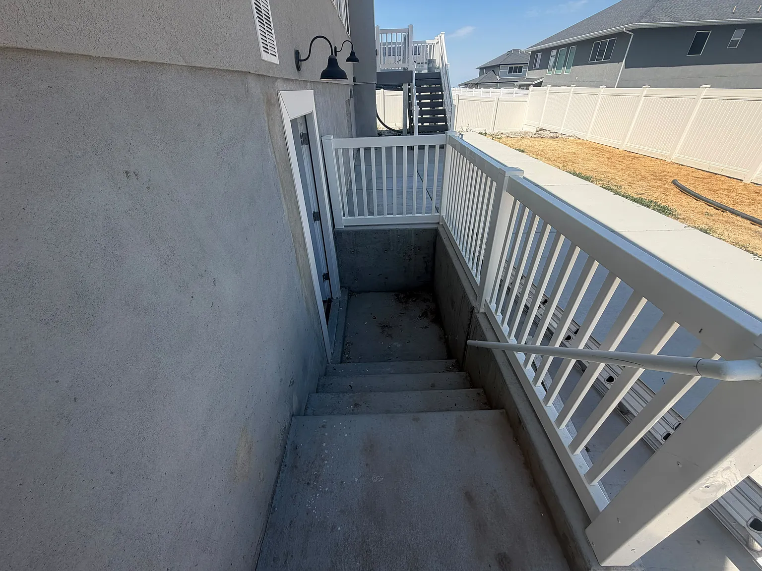 2 bed, 1800 sqft, $2,000 — Photo 2