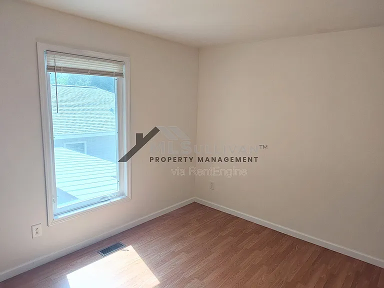 308 Lakeshore Dr — Photo 12