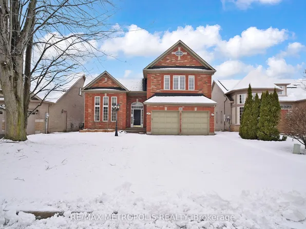 183 Valmont Ct, Hamilton, ON L9G 5A1