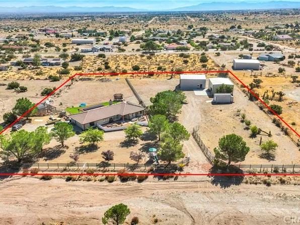 9457 Avalon Rd, Phelan, CA 92371