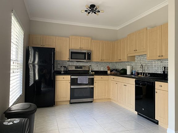 Spacious Kitchen