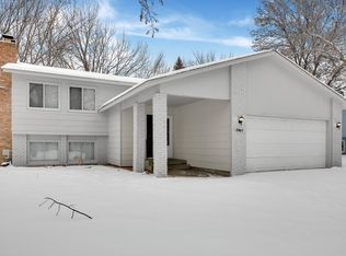 1961 Timber Wolf Trl N, Eagan, MN 55122