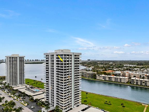 2nd image of 123 Lakeshore Drive #2145