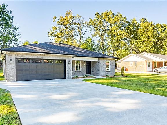 3rd image of 184 Stillwood Dr