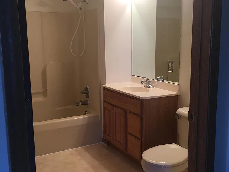 634 W Racine St — Photo 2