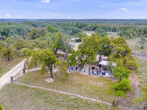 3rd image of 460 Reeves Ln