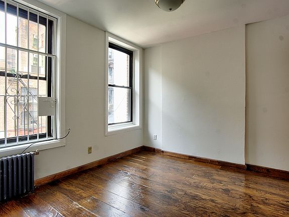 2nd image of 127 Henry St APT 6