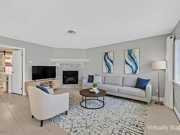 3rd image of 5890 Medallion Dr Unit 103