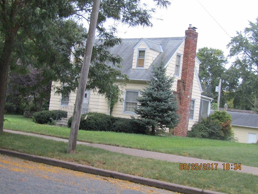 2nd image of 4 Wyoming St E