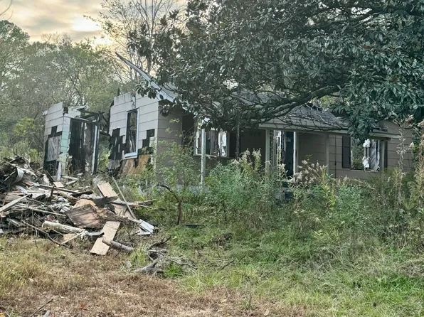 919 Combs St, Jackson, MS 39204