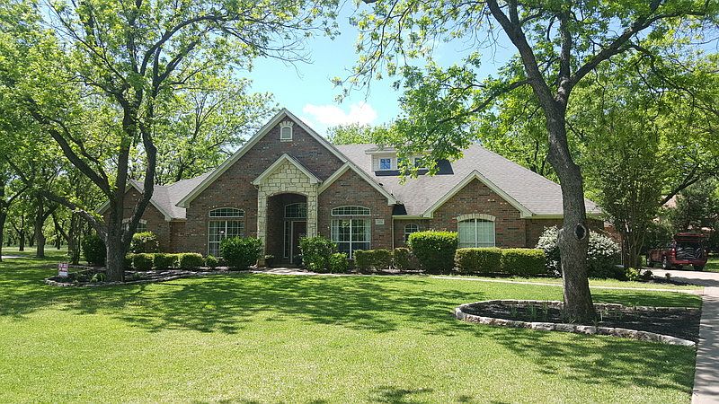1st image of 8806 S Hampton Dr