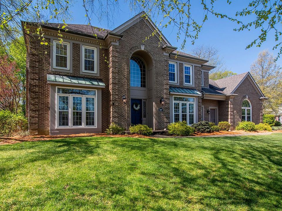 1st image of 7507 Pinehurst Dr