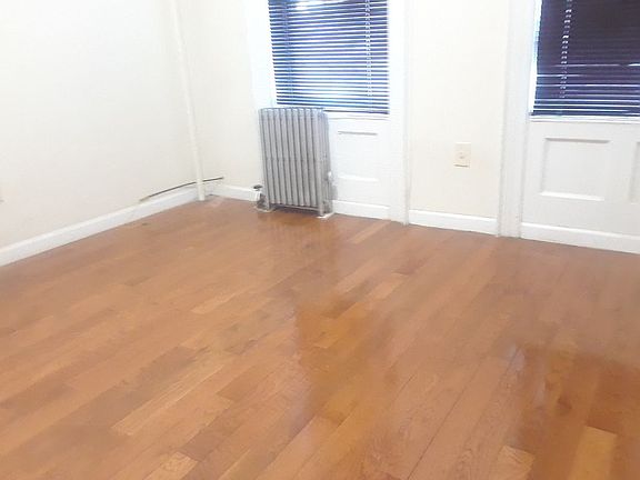 3rd image of 2424 43rd St APT 3R