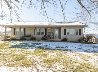 831 Moon Valley Rd, Ozark, MO 65721