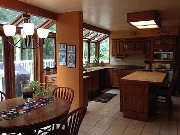 4th image of 2133 Oakwood Dr
